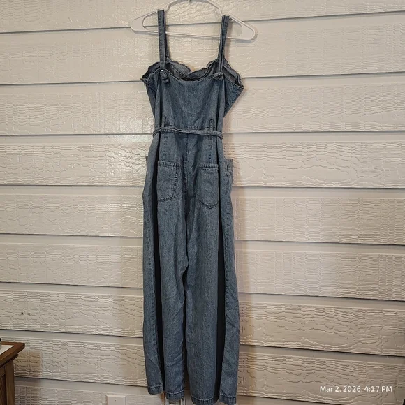 Light Denim Chambray Jumpsuit Knotted Strap Belt Women Medium 100% Cotton - Picture 6 of 12